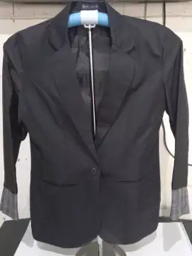 Blazer Formal Cewek Hitam merk Boldem