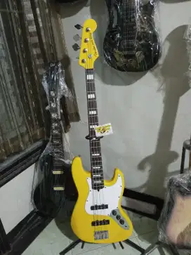 Bass model Jazz bass 4 string yellow