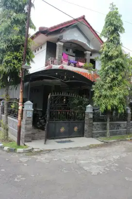 Dijual cepat rumah 2 lantai