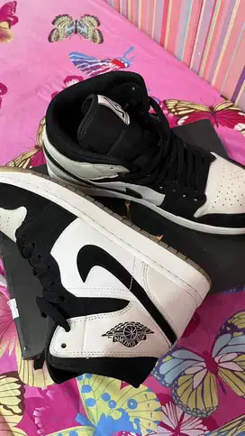 AIR Jordan 1 MID DIAMOND