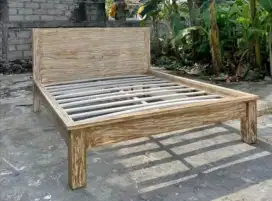 Tempat tidur minimalis rustic