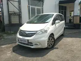 Like New - HONDA FREED 1.5 S BENSIN A/T 2015 PUTIH