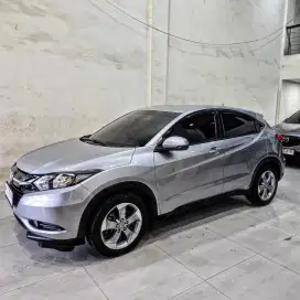 (TDP 23JT) HR-V 1.5 E Automatic 2018 / 2017 silver honda hrv