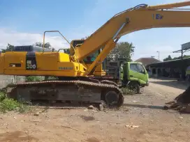 Komatsu PC300-8