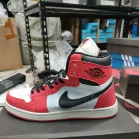 SEPATU AIR JORDAN SIZE 42/43