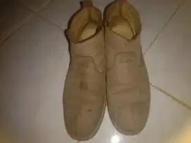 Di jual cepat sepatu Kickers jarang di pakai Krn perlu uang