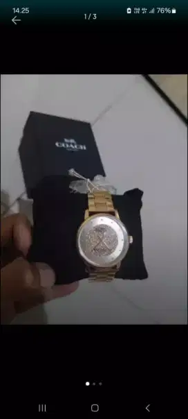 Jam tangan wanita merk COACH