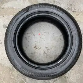 2 Ban Mobil Berkwalitas 245/35 R18 Accelera Phi-R