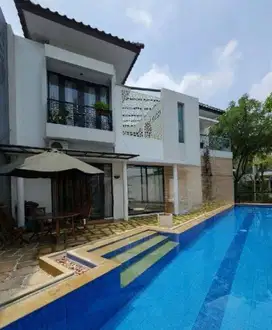 Dijual rumah mewah ada pool hook di kebayoran residence  sektor 7
