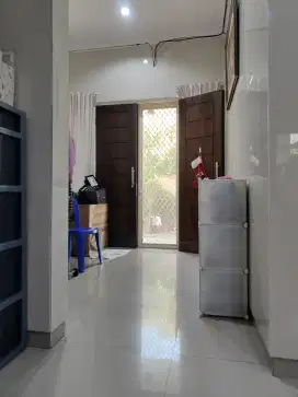 Warnen pembantu harian.