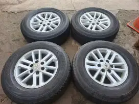 Velg dan ban r17 toyota fortuner