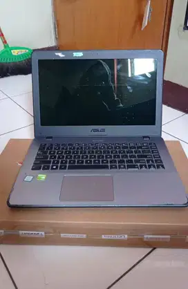 Preloved Asus A442UR