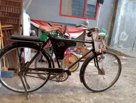 Sepeda jadul Turonggo tua