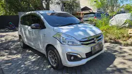 TDP 25 jt Suzuki Ertiga 1.4 GL Automatic 2017 Putih Kredit Murah