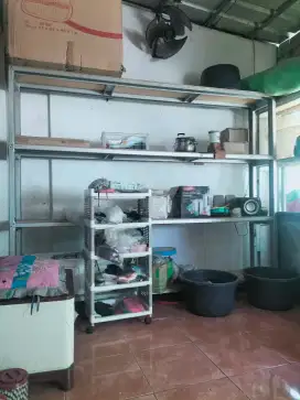 Rak baja ringan