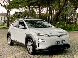 TERMURAH Kredit TDP 10 juta!! Hyundai Kona EV 2.0 AT 2020 GARANSI