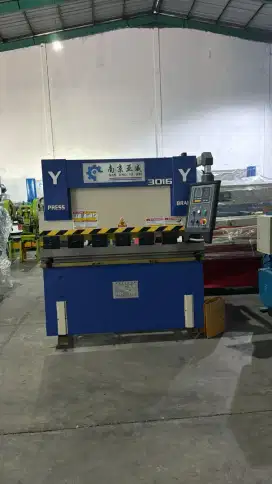 menjual berbagai mesin industri