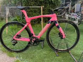 Pinarello Dogma F12 (Grenadier Pink)