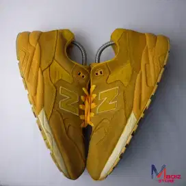 Sepatu NB kuning (Transaksi HANYA VIA SOPI, TOKPED DAN TRANSFER )