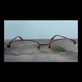 Frame kacamata minus Burberry