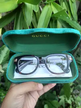 Kacamata vintage merk GUCCI GG1528S Italy