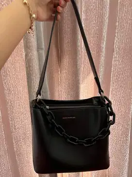 Tas Hush Puppies