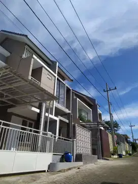 Rumah Murah 2 Lantai 3 Kamar di Malang Dekat Kampus, Promo Gratis Full