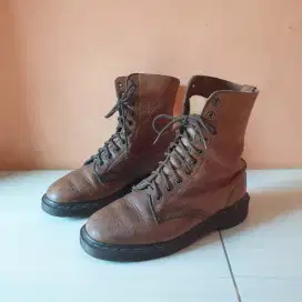 Dr Martens 10 Hole Grizzly Leather Brown