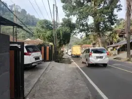 Rumah Pinggir Jalan Raya Sumedang Dekat Exit Tol Sumedang