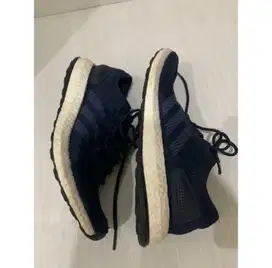 Sepatu adidas ori bekas