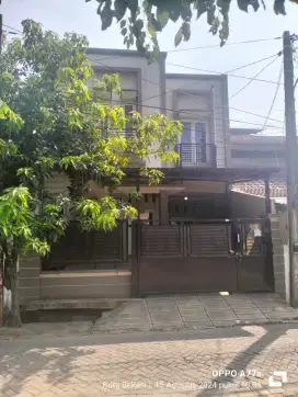 RUMAH di PUSAT KOTA BEKASI