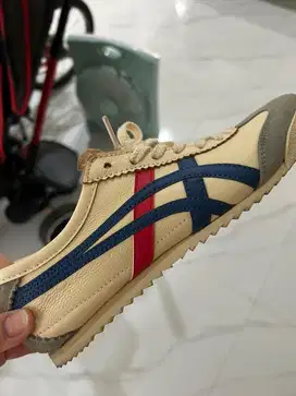 Onitsuka tiger size 37