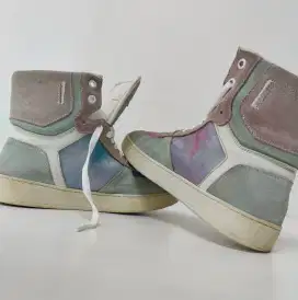 Louis Vuitton Rovoli unicorn secen