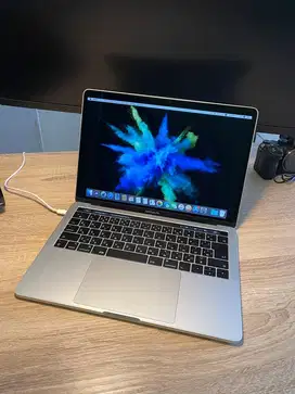 Macbook Pro 2017 13 Core i7 16/1Tb Mulus