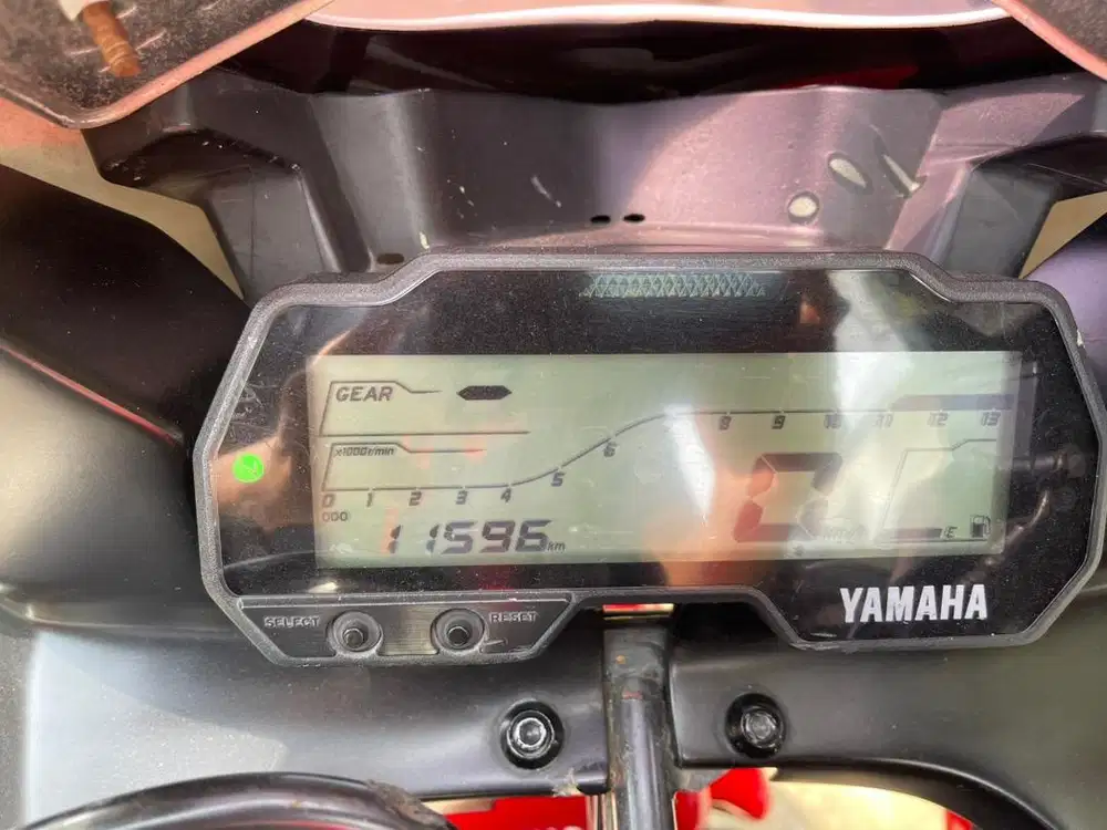 R15 V3 Modifikasi Santai