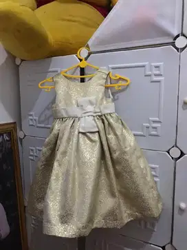 Baju pesta gold putih