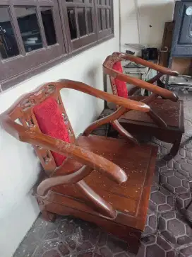 Kursi kayu dan meja makan kayu jati bekas