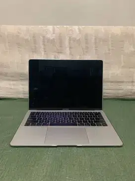 Macbook Air 13 2019 i5 8 128gb