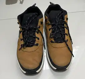 Sneakers TIMBERLAND langka kondisi bagus