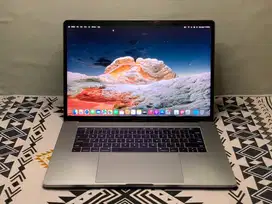 Macbook Pro 15 2019 i7 dual 16 512