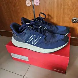 New Balance UA900