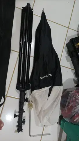 Dijual Qianite sofbox + lightstand pro 288T