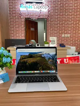 MACBOOK AIR 2018 CORE i5 RAM 8 GB SSD 256 GB |BEKAS/SECOND