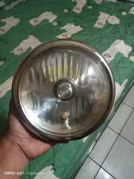 Lampu depan model Cb