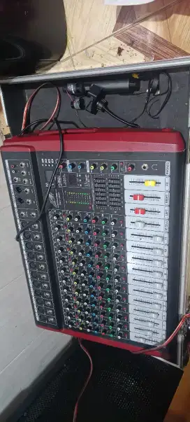 ampli PEWIE PRO 12DSP PLUS  SPEAKER MASIH MULUS SIAP PAKAI BIAT ACARA
