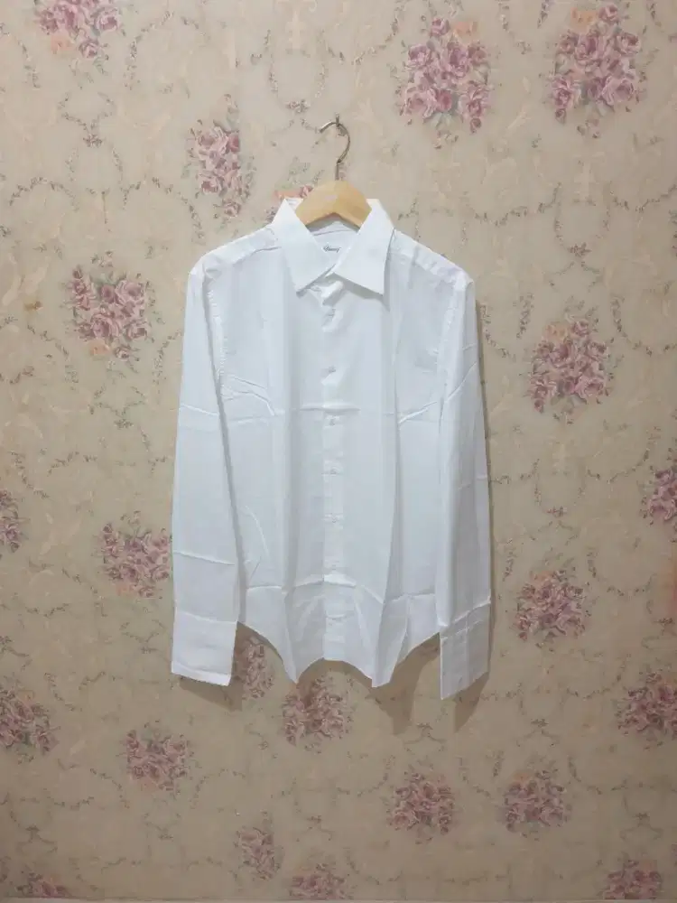 Like new .authentic baju kemeja .shirt brioni size L