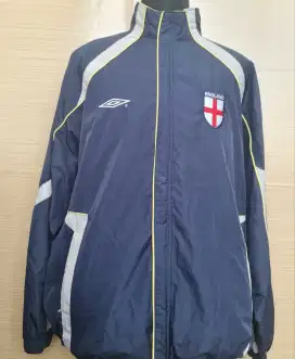 Jaket umbro lembut halus dan tabal tetap dingin dari england