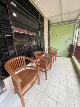 Dijual 3 unit Kursi Kayu Jati + 1 unit Meja Kaca Kayu Jati