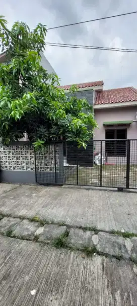 di sewakan 1 Unit Rumah Cluster Graha Jatimelati Asri