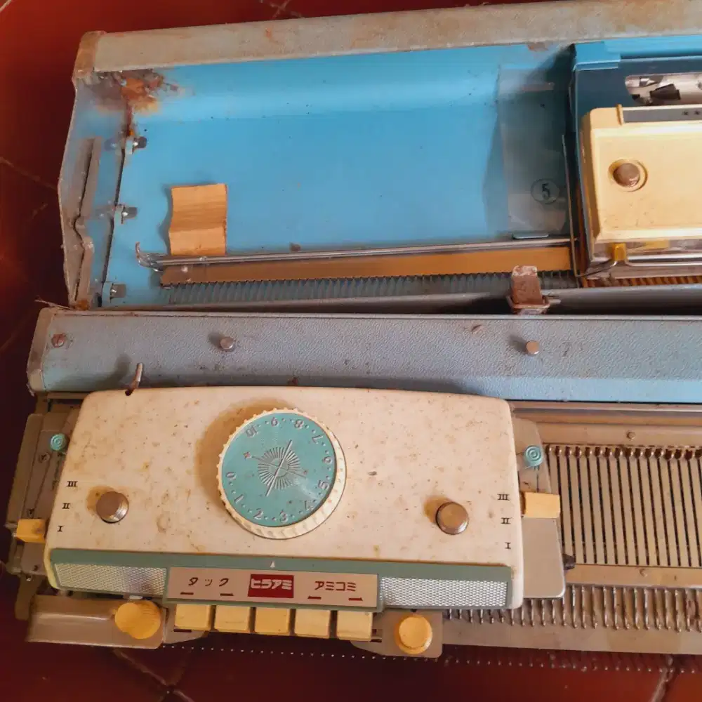 Mesin Rajut merek Brother manual rumah tangga